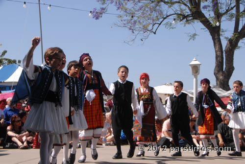 Greek Traditional Dance (May 28, 2012) - by QH