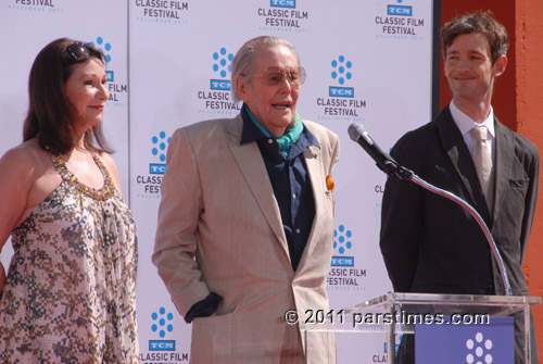 Peter O'Toole, daughter and son, Kate & Lorcan - Hollywood (April 30, 2011)