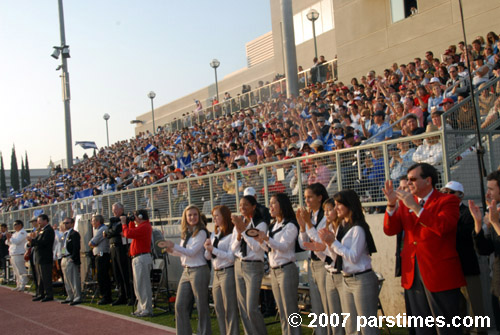 Bandfest Spectators (December 30, 2007) - by QH