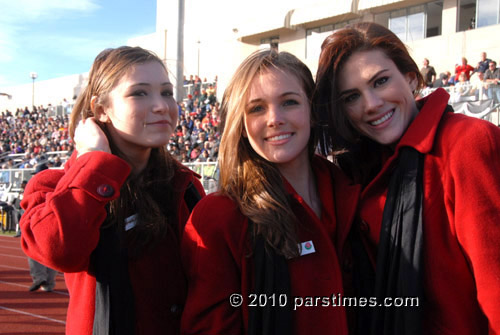 Rose Queen  Evanne Friedmann & the royal princesses (December 30, 2010) - by QH