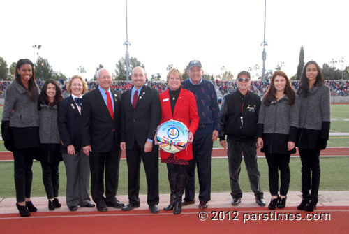 Presentation of award to music director with the Tournament of Roses Association President Sally M. Bixby (December 30, 2012) - by QH