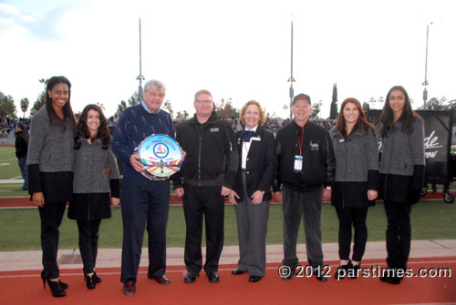 Presentation of award to music director with the Tournament of Roses Association President Sally M. Bixby (December 30, 2012) - by QH