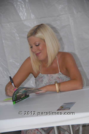 Tori Spelling - USC (April 21, 2012) - by QH