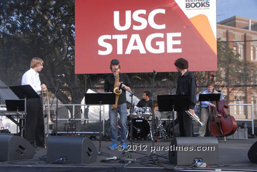 live music, USC Stage (April 21, 2012) - by QH