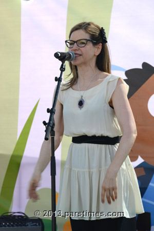 Lisa Loeb - LA Times Book Fair - USC (April 20, 2013) - by QH