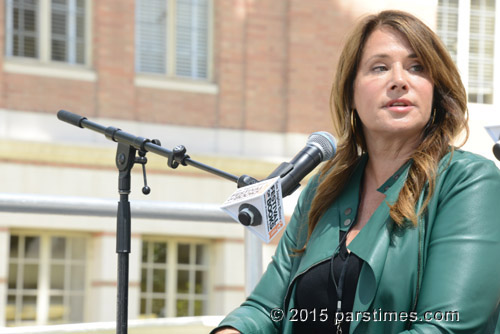 Lorraine Bracco - USC (April 18, 2015) - by QH