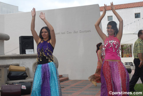 Avayeh Bahar Dance Group, Zoroastrian  - Persian Arts and Culture Festival at Bowers Museum (July 30, 2006) - by QH