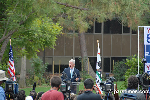 President Bill Clinton at UCLA (October 13, 2006)  - by QH