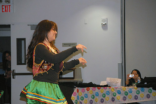 Persian Traditional Dance - CSUN  (March 25, 2008) - by QH