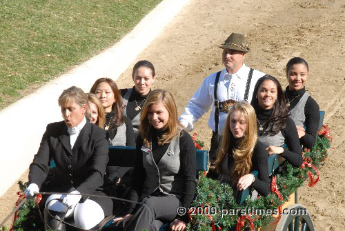 Rose Queen & Royal Court - Burbank (December 29, 2009) - by QH