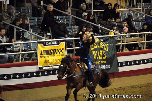 Cowgirl Chicks - Burbank (December 29, 2010) - by QH