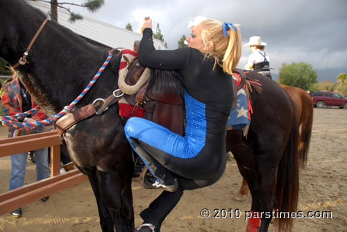 Ginger of Cowgirl Chicks - Burbank (December 29, 2010) - by QH