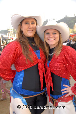 Cowgirl Chicks - Burbank (December 29, 2010) - by QH