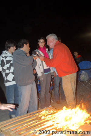 Huell Howser interviewing - LA (March 17, 2009) - by QH