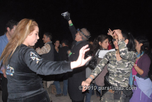 People Dancing (March 15, 2011) - by QH