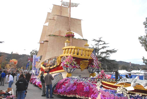 Honda Float - Pasadena (December 31, 2009) - by QH