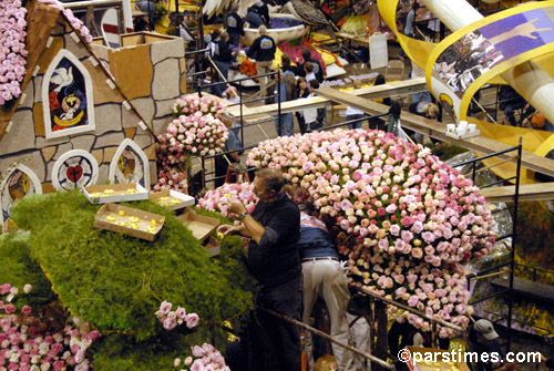 Float Decorations, Rose Palace - Pasadena (December 30, 2006) - by QH