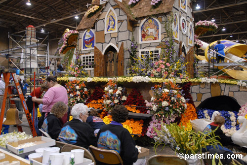 Float Decorations, Rose Palace - Pasadena (December 30, 2006) - by QH