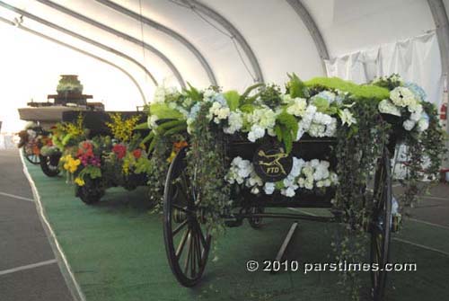 Vintage Cars Decorated for the parade - Pasadena (December 31, 2010) - by QH