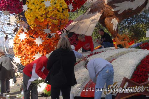 Float Decorations - Pasadena (December 31, 2010) - by QH