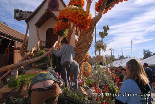 Float Decorations - Pasadena (December 31, 2010) - by QH