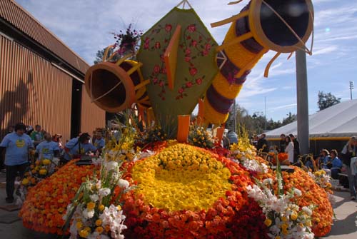 Float Decorations - Pasadena (December 31, 2010) - by QH