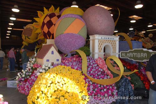 Float Decorations - Pasadena (December 31, 2010) - by QH