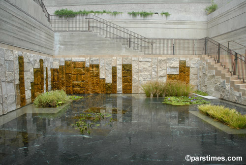 Serene fountain - The Getty Villa, Malibu (July 31, 2006) - by QH