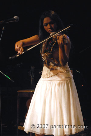 Gingger Shankar (October 6, 2007) - by QH