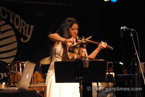 Gingger Shankar (October 6, 2007) - by QH