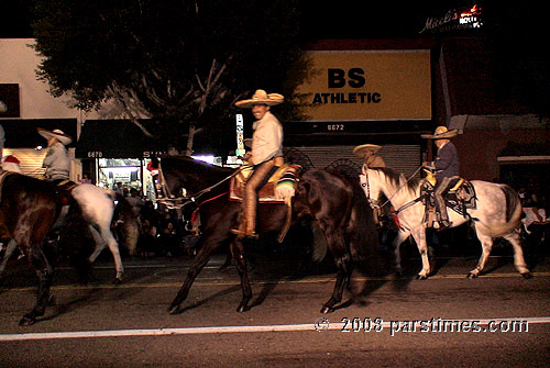 Christmas Parade - Hollywood (November 30, 2008) by QH