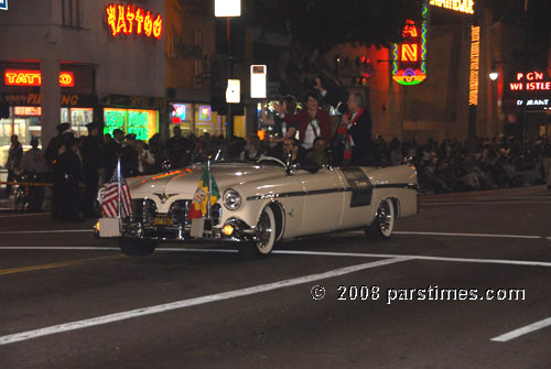 Christmas Parade - Hollywood (November 30, 2008) by QH