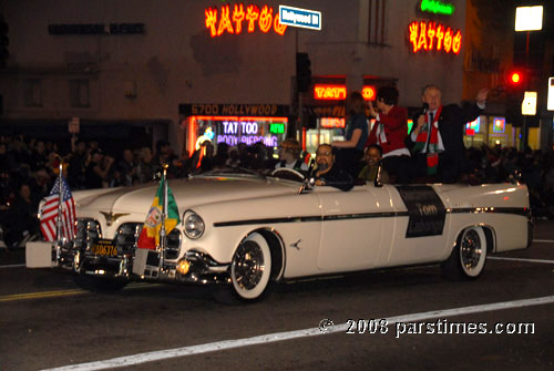 Christmas Parade - Hollywood (November 30, 2008) by QH