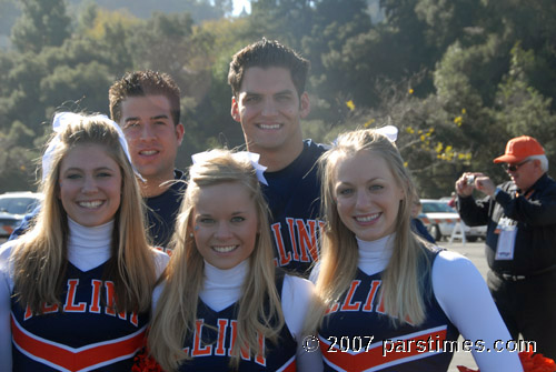 University of Illinois Cheerleaders (December 31, 2007) - by QH