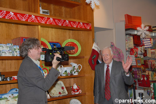 President Jimmy Carter arriving (December 11, 2006) - by QH