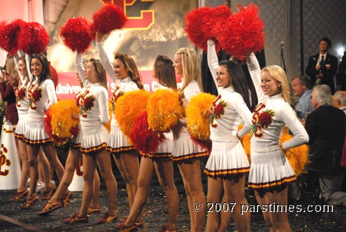 USC Cheerleaders (December 31, 2007) - by QH