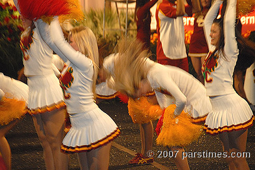 USC Cheerleaders (December 31, 2007) - by QH