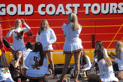 USC Cheerleaders (December 31, 2007) - by QH