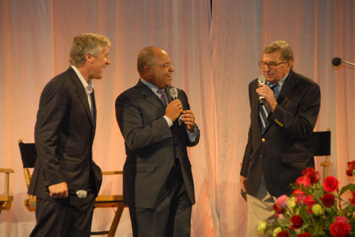 Pete Carroll, Mike Tirico, and Joe Paterno - Pasadena (December 31, 2008) - by QH