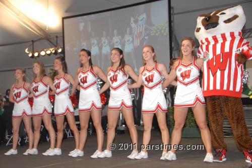 University of Of Wisconsin Cheerleaders - Pasadena (January 1, 2012)