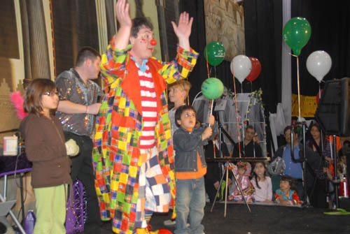 Russian Clown & Kids (March 22, 2009) - by QH