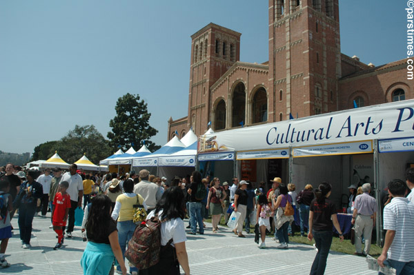 LA Times Bookfair - UCLA (April 30, 2006) - by QH