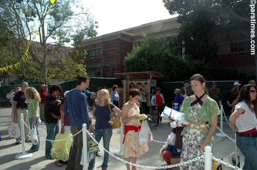 LA Times Bookfair - UCLA (April 30, 2006) - by QH