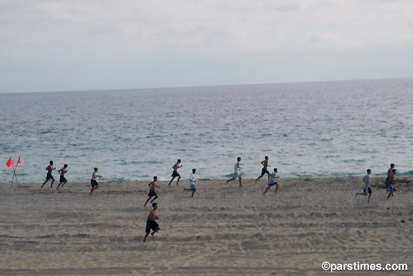 Kids Running on the beach - Malibu (July 31, 2006) - by QH