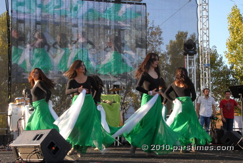 Beshkan Dancers - by QH