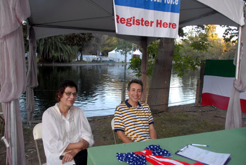 Mehrdad Jazayeri encouraging people to register to vote - by QH