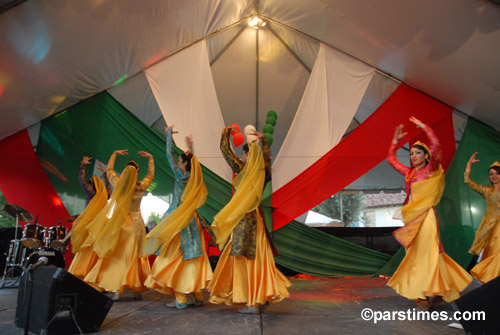 Beshkan Dance Company: Qajar Dance - by QH - Woodland Hills (October 22, 2006)