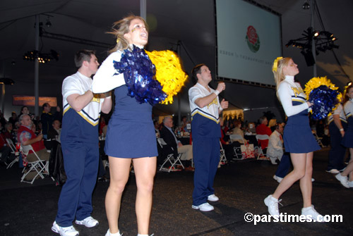 University of Michigan Cheerleaders - Pasadena (December 31, 2006) - by QH