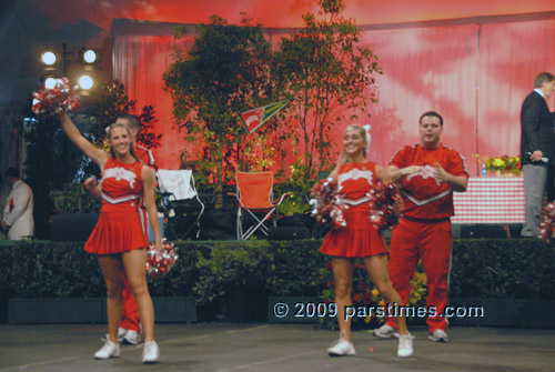 OSU Cheerleaders - Pasadena (December 31, 2009) - by QH