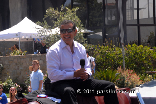 Mayor Antonio Villaraigosa - Pacific Palisades (July 4, 2011) - By QH